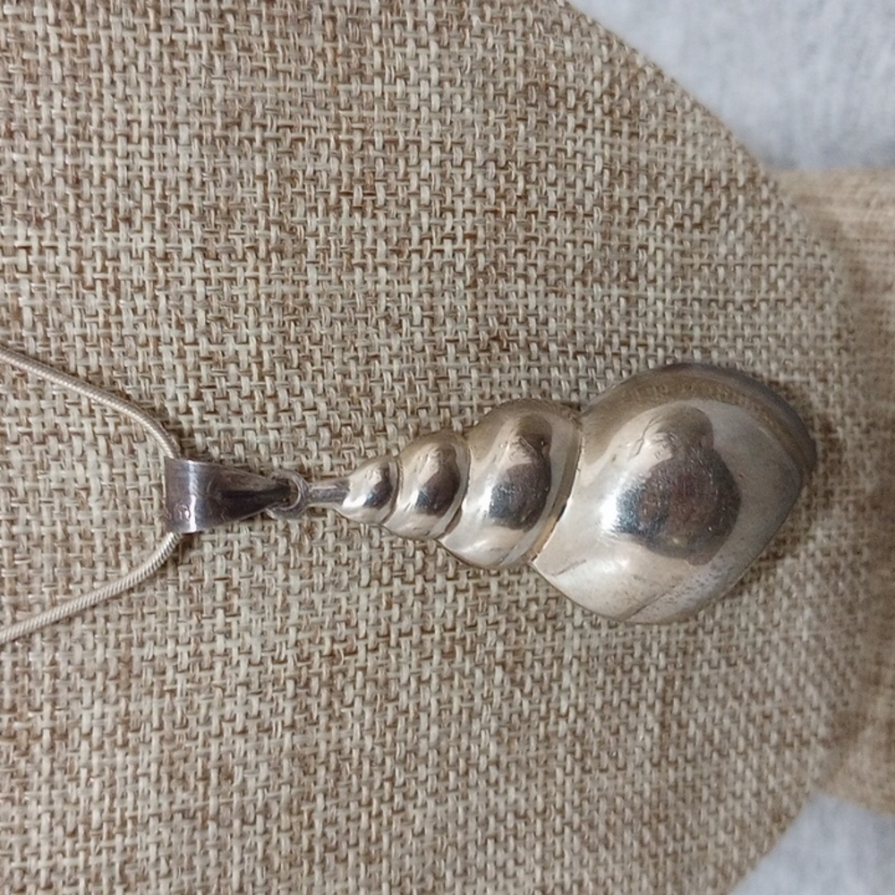 925 Shell Necklace - image 3